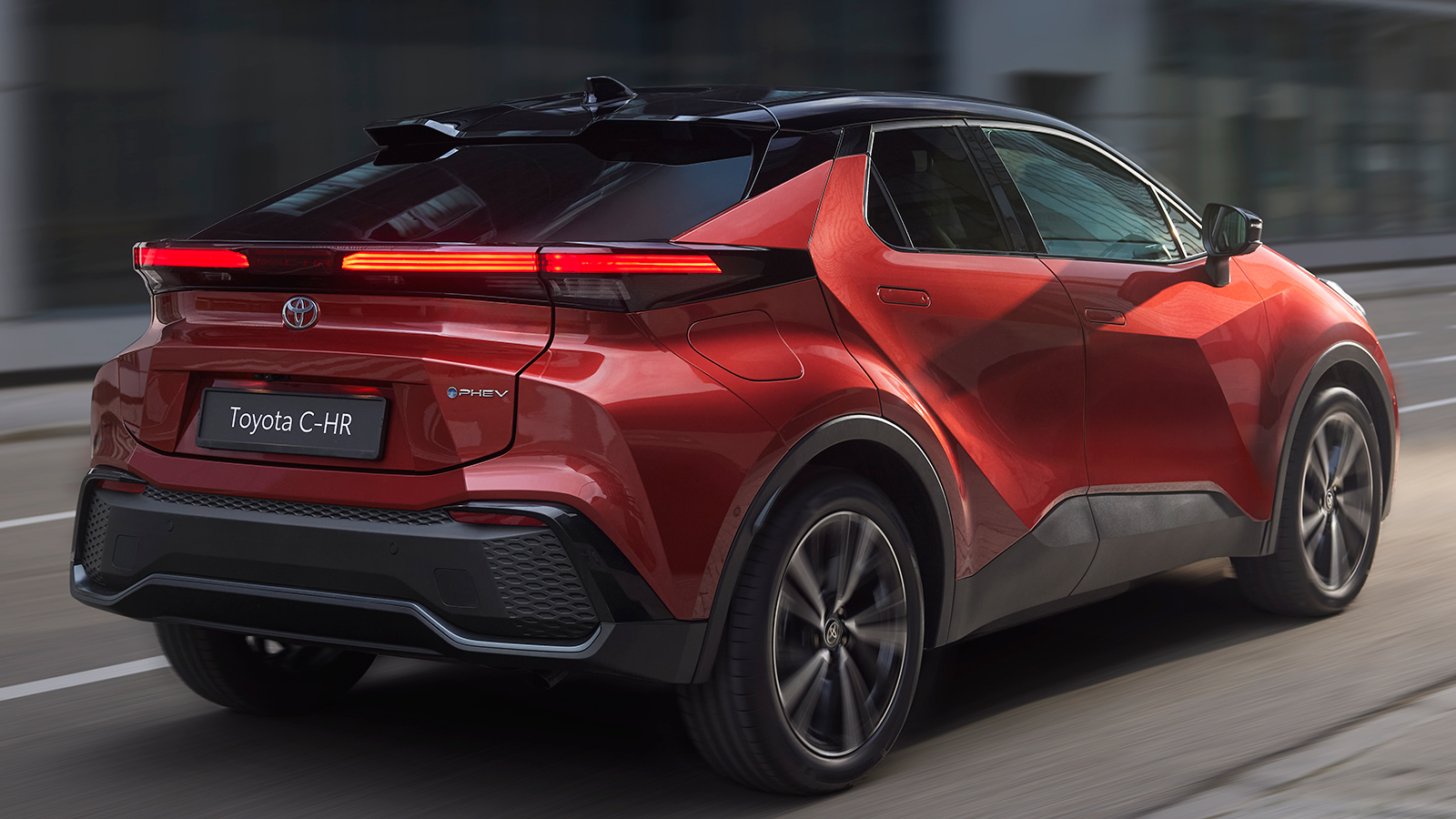 Νέα έκδοση High Hero για το Toyota C-HR